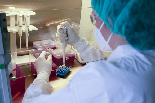 Laboratóriá Nemocnice AGEL Zvolen v roku 2020 za 9 mesiacov urobili celkovo 94 000 testov. 