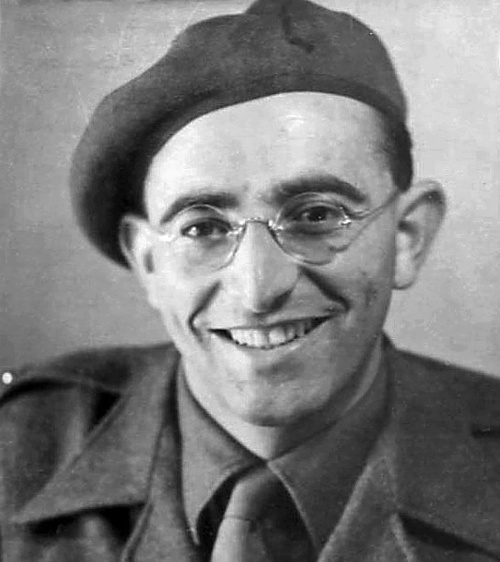 Bernard Papánek počas 2. svet. vojny.