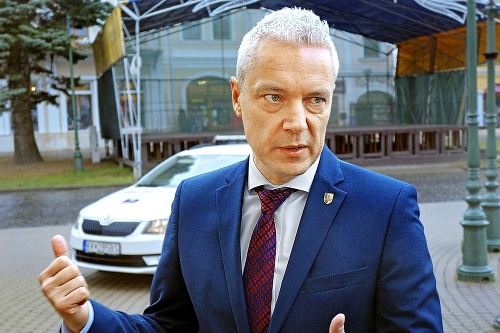 Primátor Kežmarku Ferenčák hovorí o sankciách, ak by sa nezúčastnili testovania.