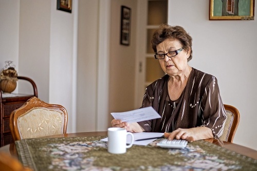 Starobní dôchodcovia si prilepšia o vyše deväť eur.