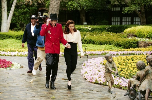 V Neverlande býval aj s Lisou Mariou Presley. Manželmi boli v rokoch 1994-96.