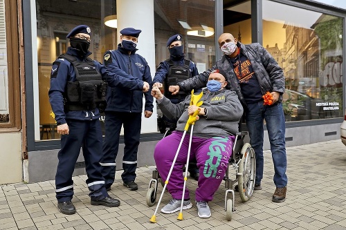 Bratislavčan je mestským policajtom za nájdenie vozíka veľmi vďačný