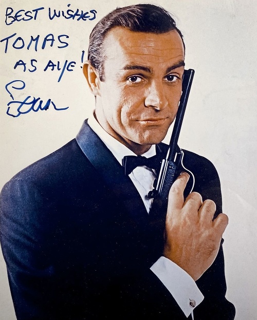 Venovanie: Connery daroval Tomášovi podpiskarty z filmov James Bond a Highlander.