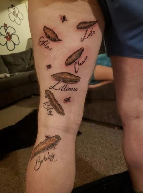 Otec má na nohe poriadne nechutné tetovanie. 