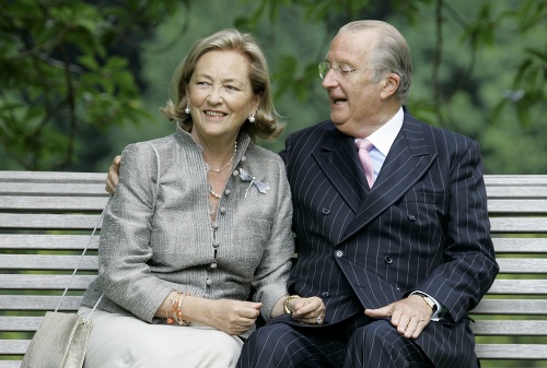 Na archívnej snímke zo 17. júla 2008 je belgický kráľ Albert II. a belgická kráľovná Paola
