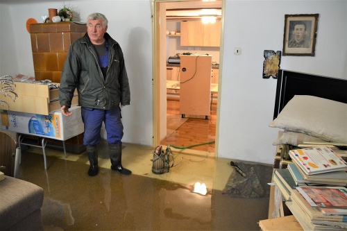 Dôchodcu (68) potrápili povodne  už niekoľkokrát. 