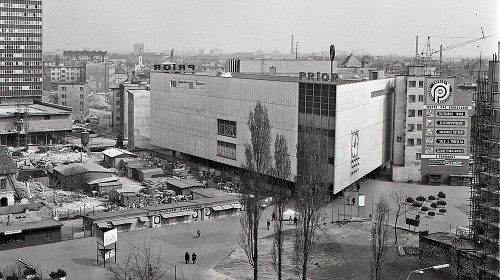 1973 - Obchodný dom dlhé roky patril medzi najväčšie na Slovensku. 