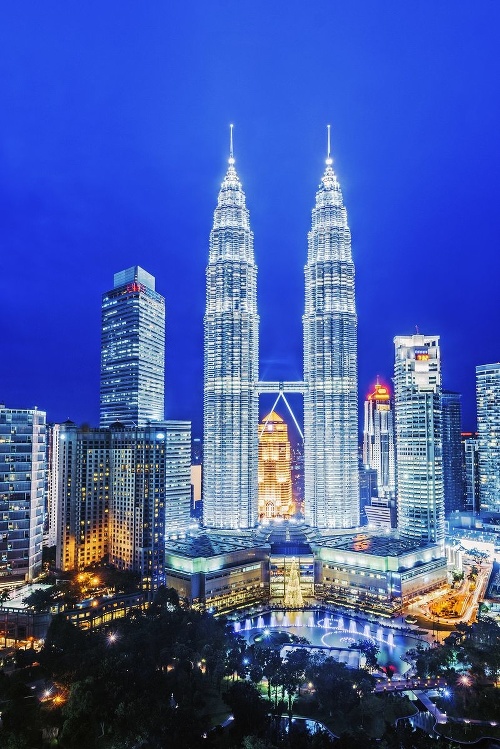 Dvojičky Petronas v Kuala Lumpure (r. 2003)