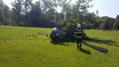 V zámockom parku havaroval vrtuľník. 
