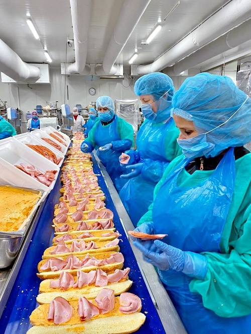 Vo firme na výrobu bagiet v Sládkovičove dodržiavajú najvyššie hygienické štandardy (ilustračné foto).