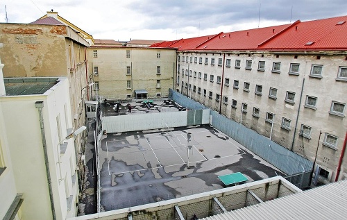 Jeho dočasný domov - väznica na pražskom Pankáci.