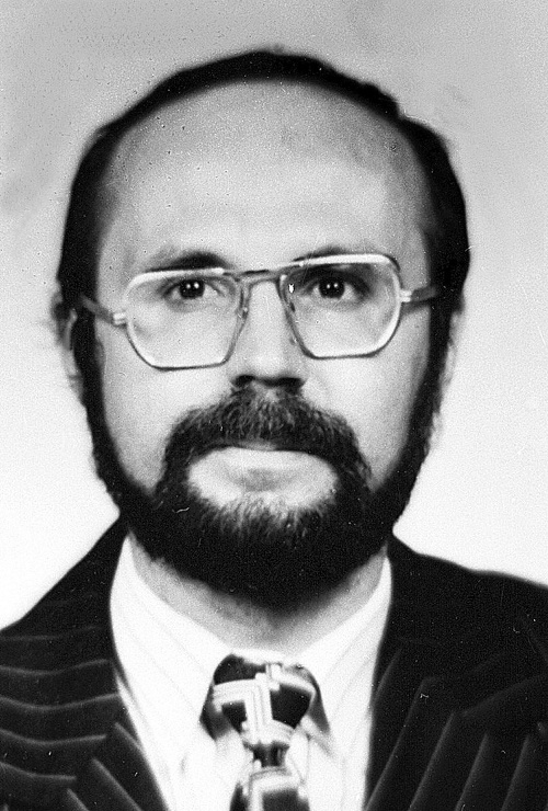 Roman Zelenay pracoval v rezorte tiež ako štátny tajomník a zomrel pri nehode v roku 1993.