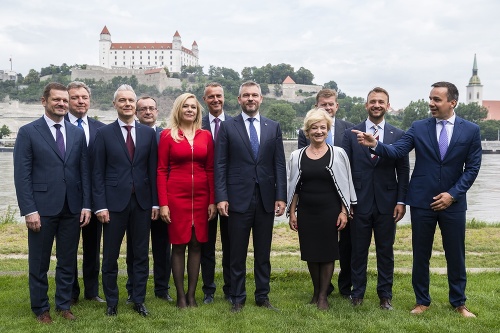 Pellegriniho družina: Peter Kmec prvý zľava