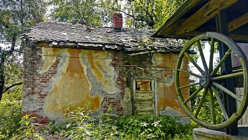 2016: Takto vyzeral domček pred obnovou... 
