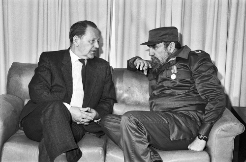 1989 - Na Kube Jakeš navštívil Fidela Castra.