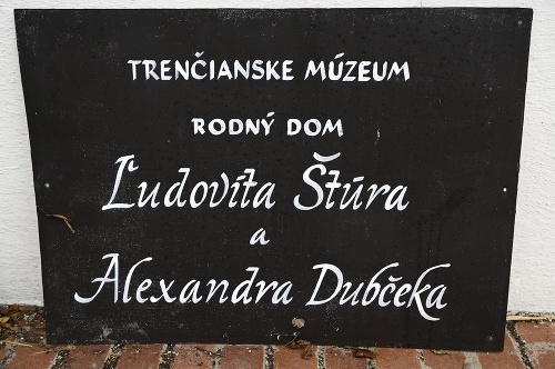 K rekonštrukcii pristúpilo Trenčianske múzeum v Trenčíne, ktoré objekt spravuje.