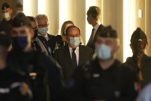 Bývalý francúzsky prezident Francois Hollande na súdnom procese týkajúcom sa teroristických útokov v Paríži z novembra 2015.