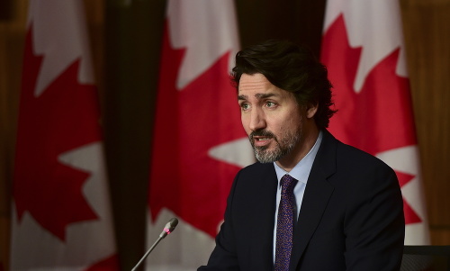 Kanadský premiér Justin Trudeau počas tlačovej konferencie v Ottawe.