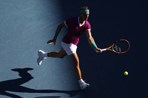 Španielsky tenista Rafael Nadal sa stal prvým semifinalistom mužskej dvojhry na tohtoročnom Australian Open.