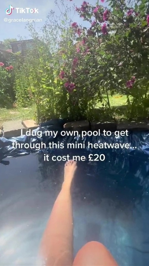 Dievčina si spravila vlastný bazén len za 20 libier.