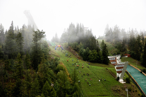 The legendary Red Bull 400 race at Štrbské Plese once again attracted hundreds of enthusiastic runners.