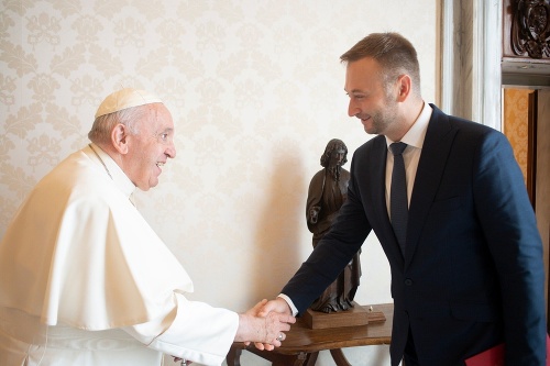 Pápež František prijal vo Vatikáne prezidenta organizácie GLOBSEC Róberta Vassa a delegáciu GLOBSECu. 