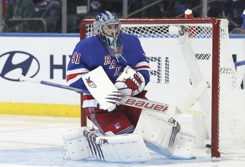 Slovenský brankár Jaroslav Halák (41) z New Yorku Rangers.