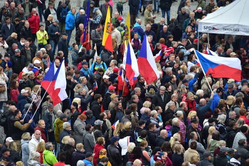 Na demonštráciu proti vláde prišli v Brne asi dve tisícky ľudí