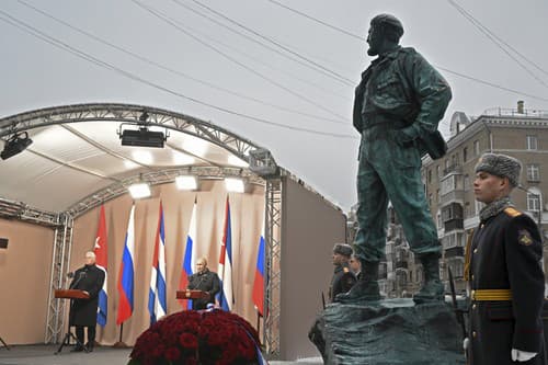 V Moske odhalili sochu Fidela Castra