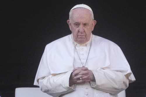 Pápež František oznámil, že emeritný pápež Benedikt XVI., ktorého zdravotný stav sa neustále zhoršuje, je 