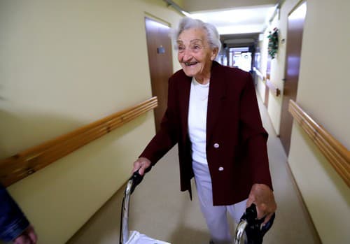 Aj vyše 100-ročná starenka odovzdala svoj hlas.