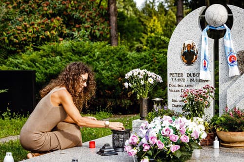 Zlatica síce žije v Oviede, ale hrob svojej lásky navštevuje každý rok pri výročí tragédie.