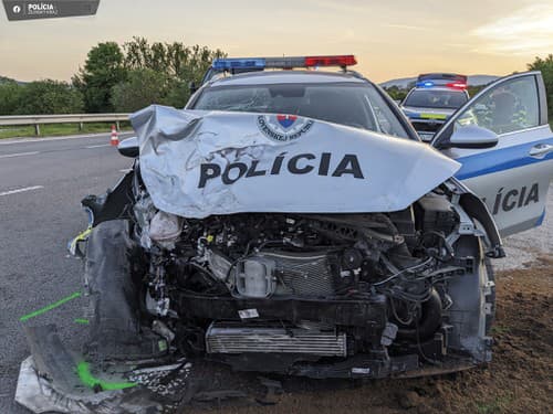 Zrážka dvoch áut v katastri Turian si vyžiadala štyroch zranených.