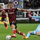 Jakub Paur (Trnava) a Jurij Medvedev (Slovan) v súboji.