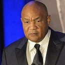 Slávny boxer George Foreman čelí vážnym obvineniam. 