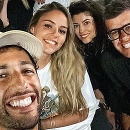 Ricciardo sa bez Heidi nepohne ani na krok.
