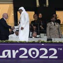 Prezident FIFA Giovanni Infantino a katarský emir Tamim bin Hamad Al Thani