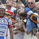 Taliansky cyklista Davide Rebellin sa teší z víťazstva na 73. ročníku belgickej klasiky Valónsky šíp 2009.