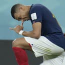 Na snímke francúzsky útočník Kylian Mbappé oslavuje svoj gól.