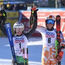 Na snímke vpravo tretia slovenská lyžiarka Petra Vlhová, uprostred víťazná Talianka Marta Bassinová a vľavo druhá Švédka Sara Hectorová.