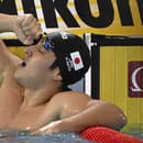 Japonský plavec Daija Seto sa teší z víťazstva vo finále na 400 m polohové preteky  na MS v krátkom bazéne v Melbourne.