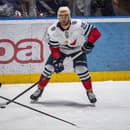 Na snímke zľava Rastislav Gašpar (Banská Bystrica) a William Rapuzzi (Slovan) počas 25. kola hokejovej Tipos extraligy HC Slovan Bratislava - HC '05 Banská Bystrica.