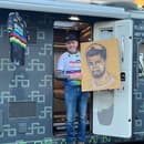  Karola Lipovského (65), dosiaľ svet poznal ako jedného z najvernejších fanúšikov slovenskej cyklistickej hviezdy Petra Sagana (32). 