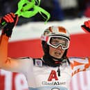 Slovenská lyžiarka Petra Vlhová sa teší  z víťazstva v nočnom slalome Svetového pohára žien v rakúskom Flachau.
