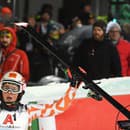 Slovenská lyžiarka Petra Vlhová sa teší v cieli z víťazstva po 2. kole nočného slalomu Svetového pohára žien v rakúskom Flachau.