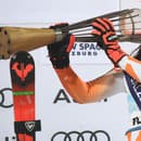 Na snímke slovenská lyžiarka Petra Vlhová sa teší  na pódiu z víťazstva v nočnom slalome Svetového pohára žien v rakúskom Flachau.