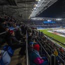 HC Slovan Bratislava - HC Košice pod holým nebom na ploche Národného futbalového štadióna.