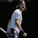  Grécky tenista Stefanos Tsitsipas sa prebojoval do osemfinále dvojhry na grandslamovom turnaji Australian Open.