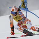 Slovenská lyžiarka Petra Vlhová na trati 1. kola obrovského slalomu Svetového pohára v alpskom lyžovaní v talianskom stredisku Kronplatz.