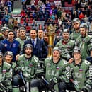 Petrohrad na čele s kapitánom Jaškinom získal trofej pre víťaza základnej časti KHL.